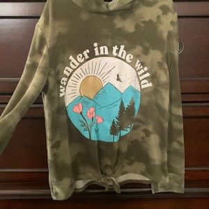 Wander in the wild shirt from Kohl’s. Girls size 8.